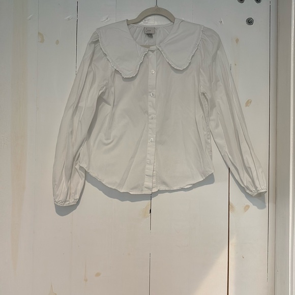 Cotton white button down blouse with collar. - Picture 1 of 5